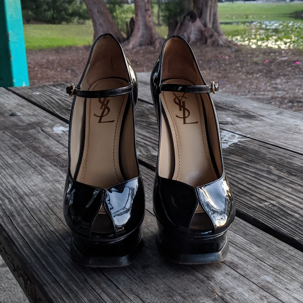Yves Saint Laurent "Tribute Mary Jane" pumps